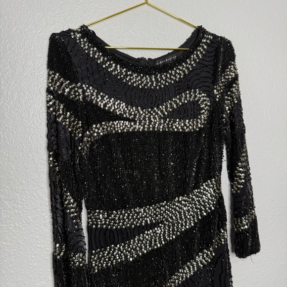 Pre-Owned women's Aidan Mattox Fully Beaded Sequin Dress With sleeves size 6 - Picture 3 of 10